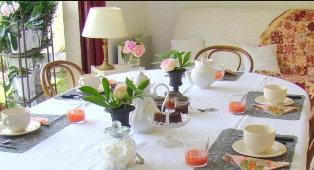La Maison Du Bourg B&B Пюиссеген Экстерьер фото